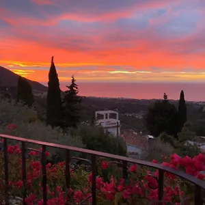https://villa-panorama-mijas-pueblo.1costadelsol.com